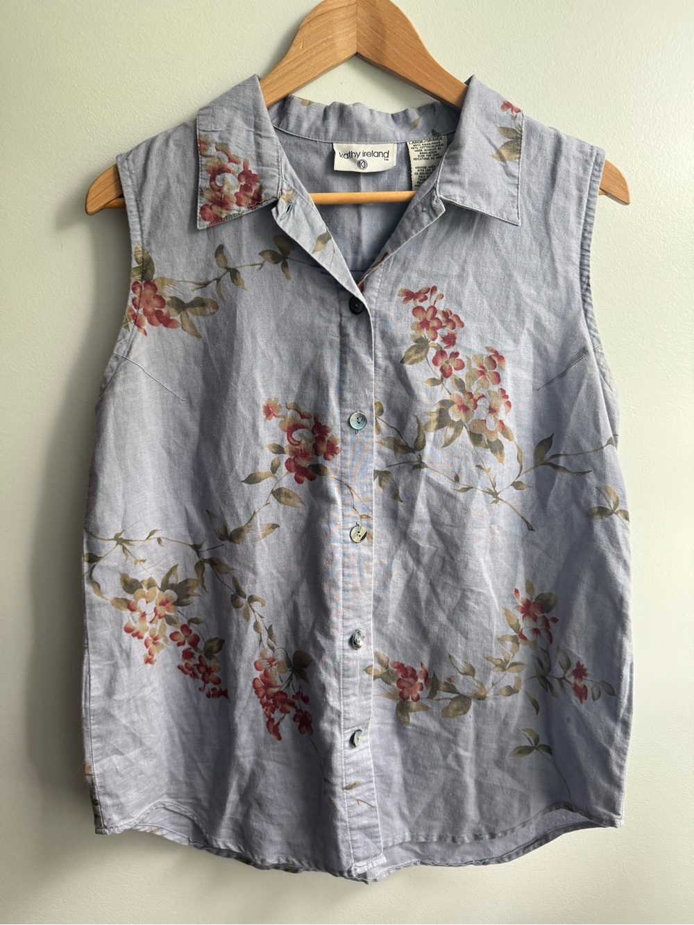 kathy ireland Linen Light Blue Sleeveless Floral Button-Down Shirt